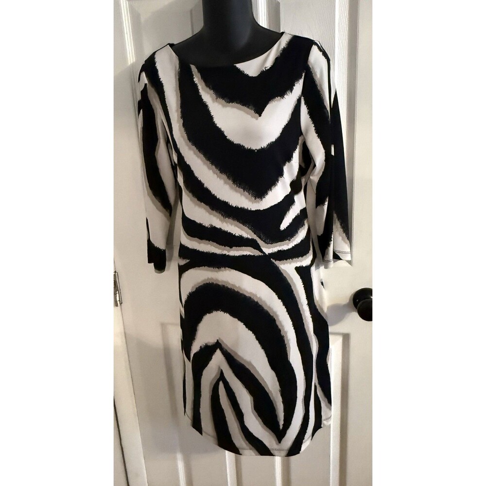 Chicos Size 1 Women’s Size Small 8 Zebra Print 3/4 Sleeve Dress Sleeve Slits
